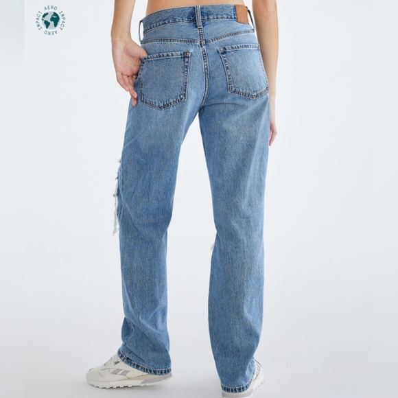 Aeropostale High-Rise Baggy Jean LIGHT Wash Size 4 NWOT - Picture 3 of 12